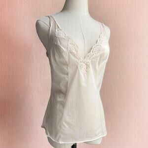 Vintage 80s Vassarette Lace Camisole | Bias Cut Champagne Nylon | M–L